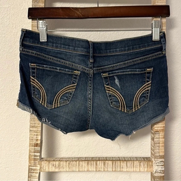 Hollister lot of 2 shorts. Distressed and Mom shorts size 1/25. - Picture 10 of 11